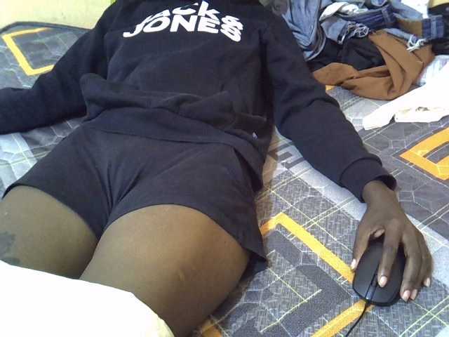 Smallgirl21's BongaCams show and profile