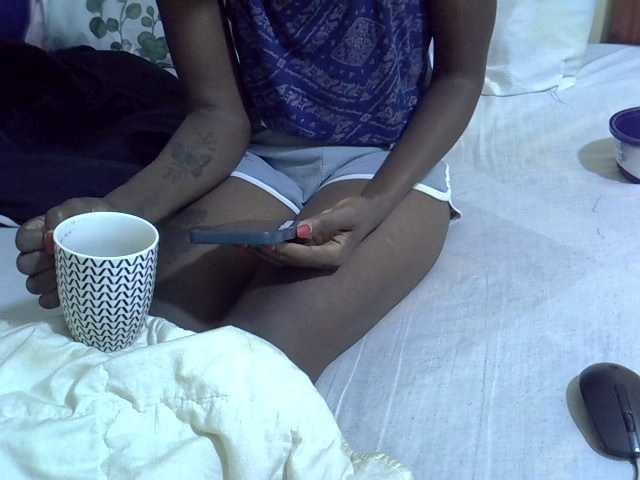 Smallgirl21's BongaCams show and profile