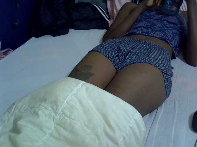 Smallgirl21's BongaCams show and profile