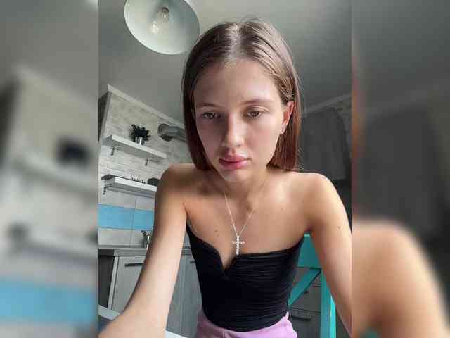 Lola-8 webcam