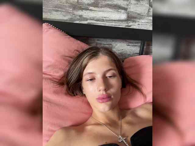 Lola-8 webcam