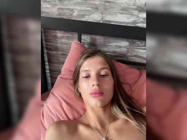 Lola-8 webcam
