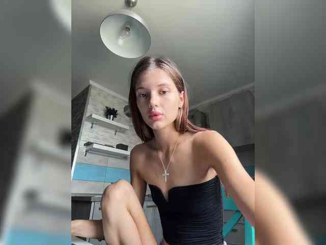 Lola-8 webcam
