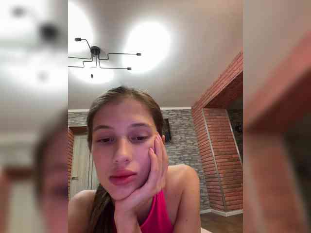 Lola-8 webcam