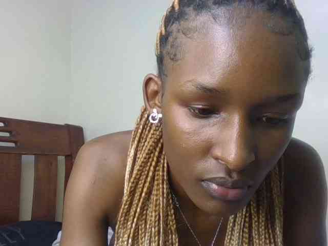 Hottierue8 webcam