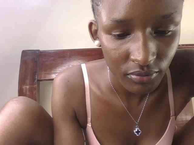 Hottierue8 webcam