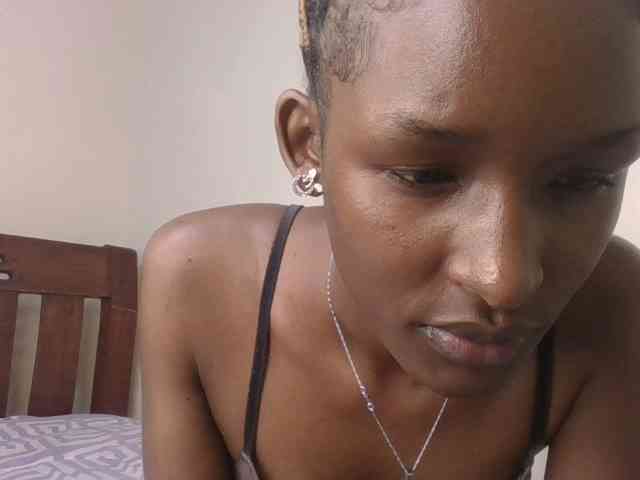 Hottierue8 webcam
