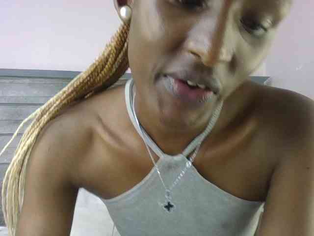 Hottierue8 webcam