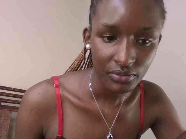 Hottierue8 webcam