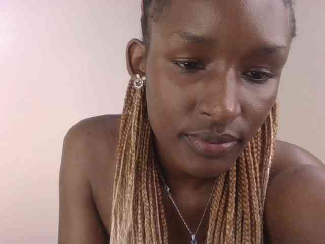 Hottierue8 webcam
