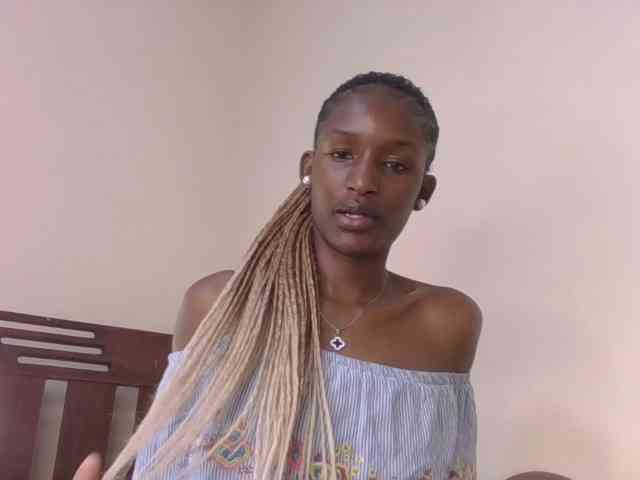 Hottierue8 webcam