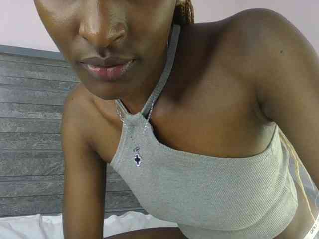 Hottierue8 webcam