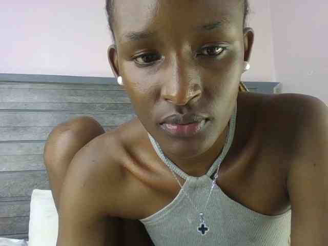 Hottierue8 webcam