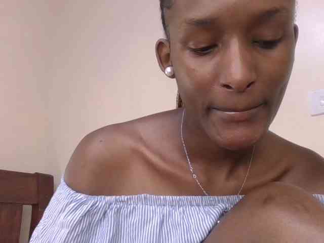 Hottierue8 webcam