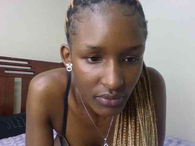 Hottierue8 webcam