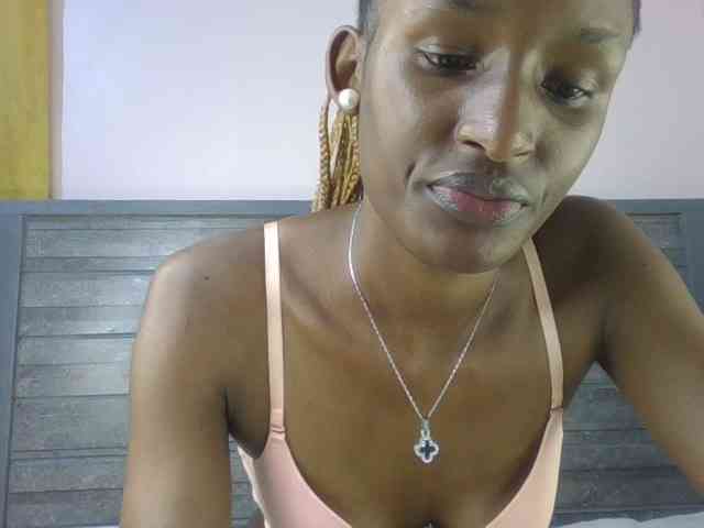 Hottierue8 webcam