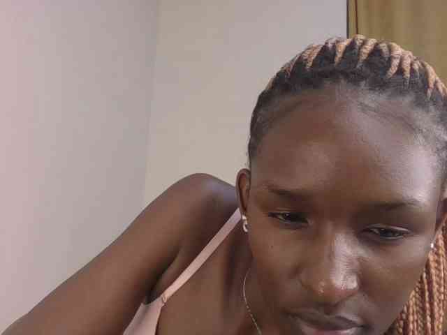 Hottierue8 webcam