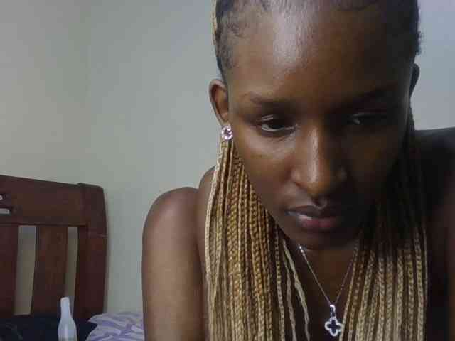 Hottierue8 webcam