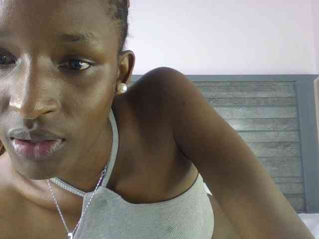Hottierue8 webcam