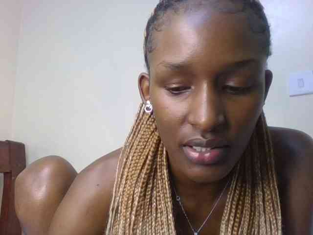 Hottierue8 webcam