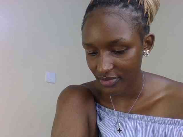 Hottierue8 webcam