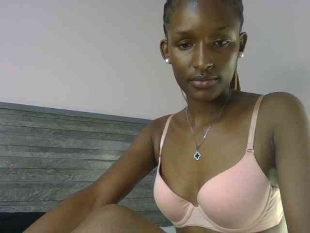 Hottierue8 webcam