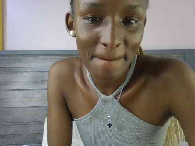 Hottierue8 webcam