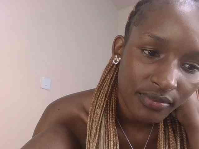 Hottierue8 webcam