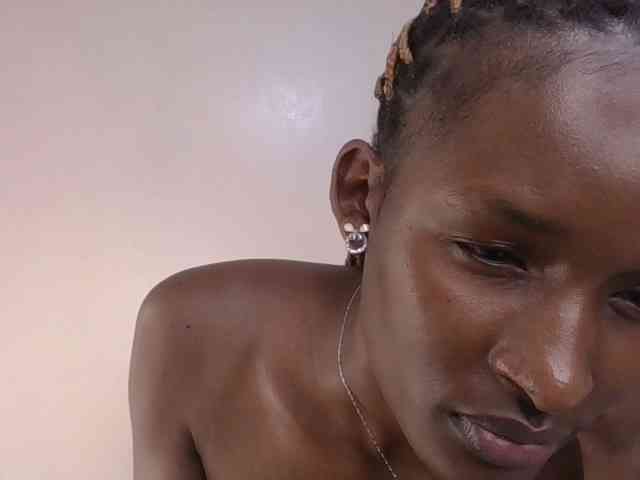 Hottierue8 webcam