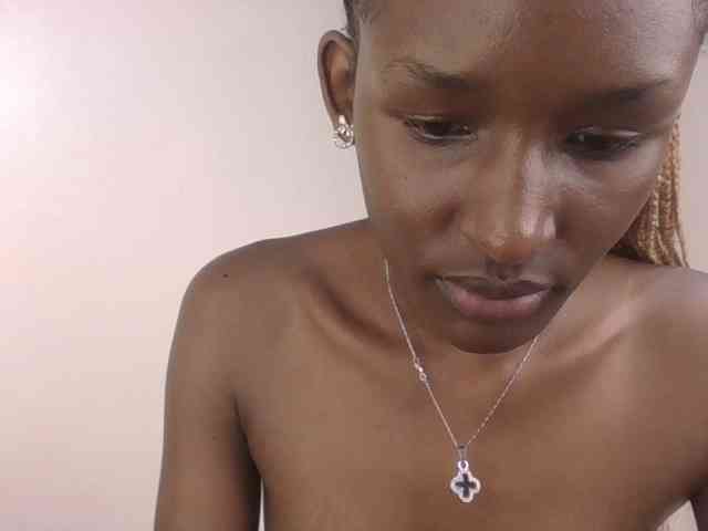 Hottierue8 webcam