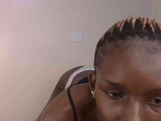 Hottierue8 webcam