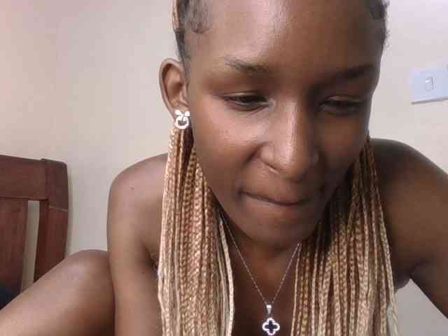 Hottierue8 webcam