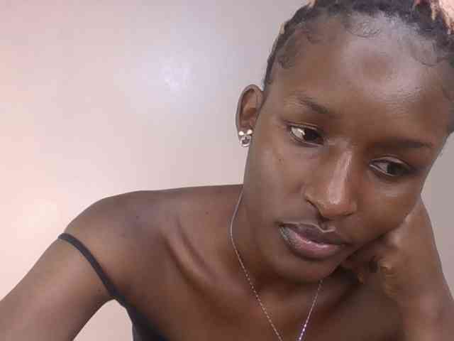 Hottierue8 webcam