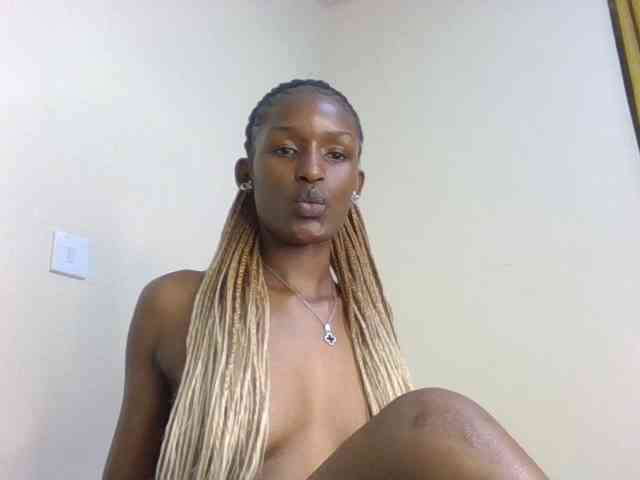 Hottierue8 webcam