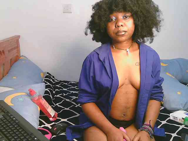 Sexygirl002 webcam