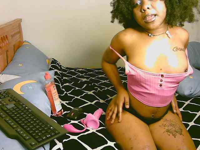 Sexygirl002 webcam