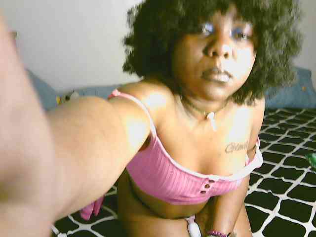 Sexygirl002 webcam