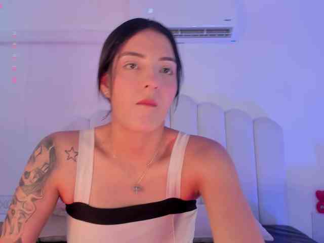 EmmyVegaa1 webcam