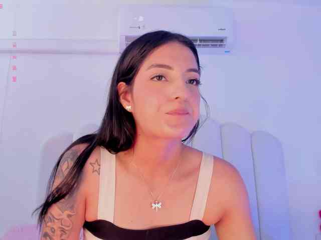 EmmyVegaa1 webcam