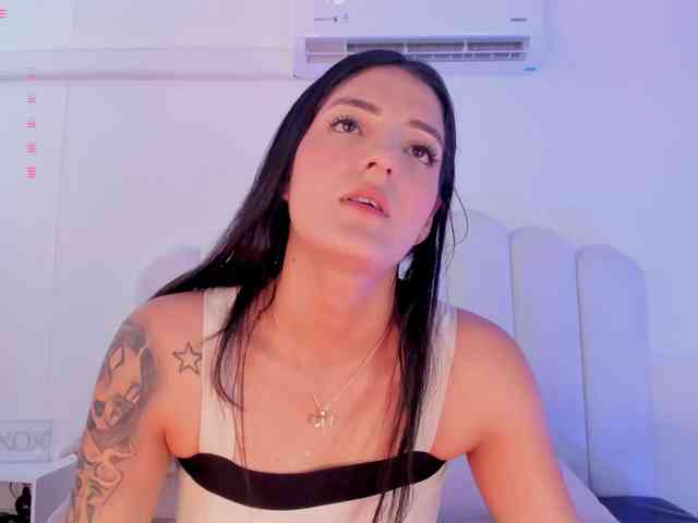 EmmyVegaa1 webcam