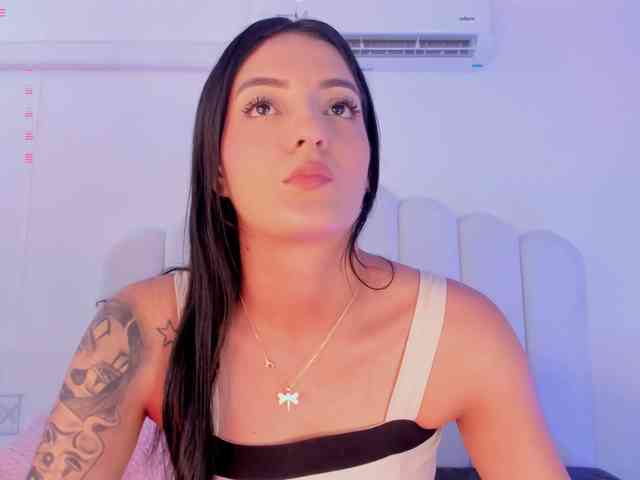 EmmyVegaa1 webcam