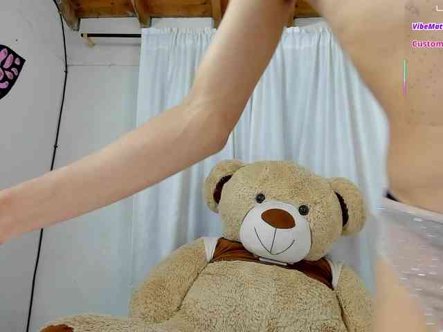sweet-amalia2a Live Webcam on BongaCams