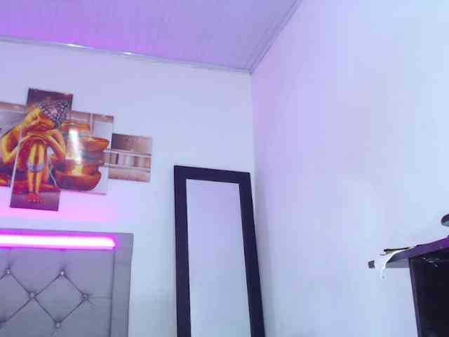 evelynqueent Live Webcam on BongaCams