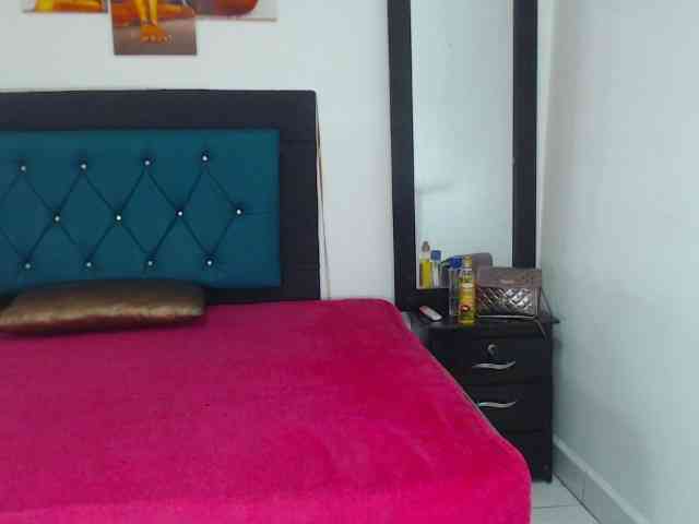 evelynqueent Live Webcam on BongaCams