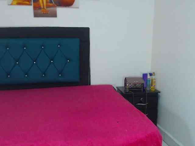 evelynqueent Live Webcam on BongaCams