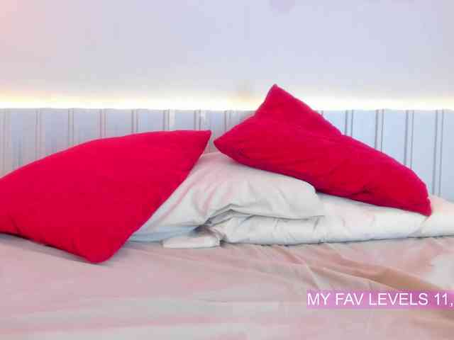 IvyMonroe webcam