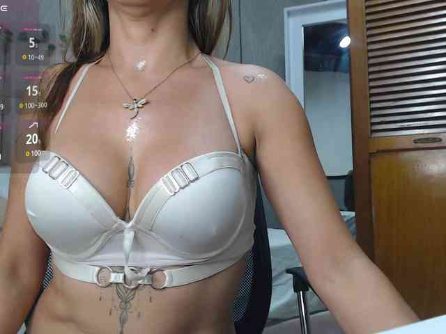 ScarlettKunis webcam