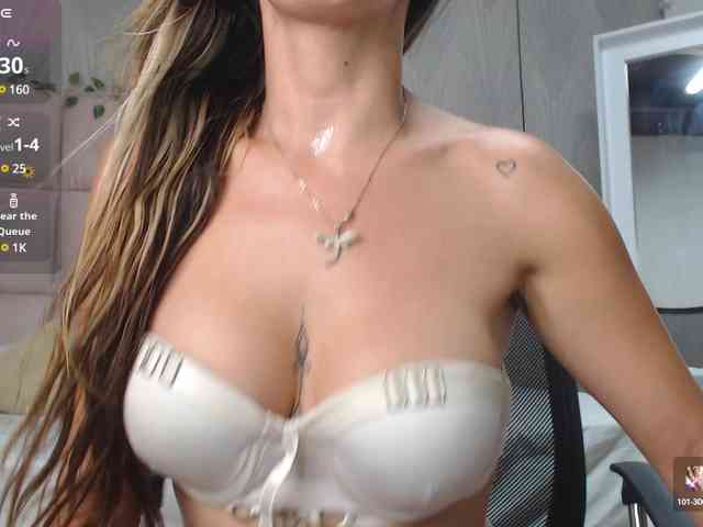 ScarlettKunis webcam