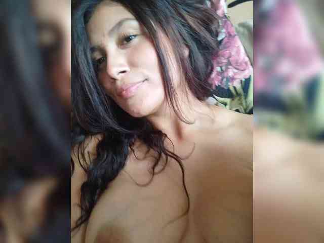 KinkyMila webcam