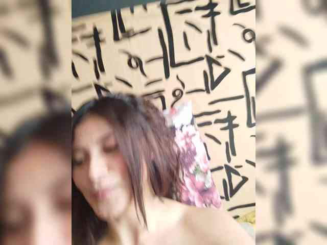 KinkyMila webcam
